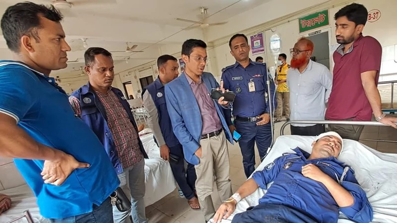 অভিযানে গিয়ে হামলার শিকার এসিল্যান্ড-এসআই, আটক দুই